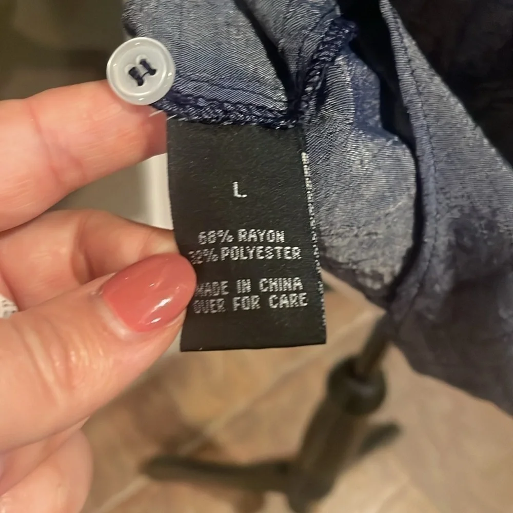 NWOT A Byer Womens White and Blue Ombre Button Down Shirt Top Blouse Size Large - Picture 7 of 9